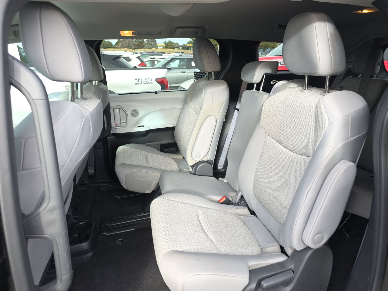 Toyota Sienna LE FWD 8-Passenger (Natl) 2025