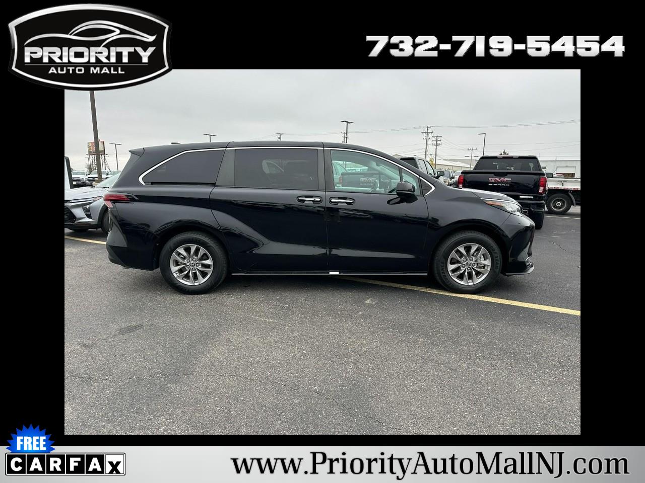 2022 Toyota Sienna XLE FWD 7-Passenger (Natl)