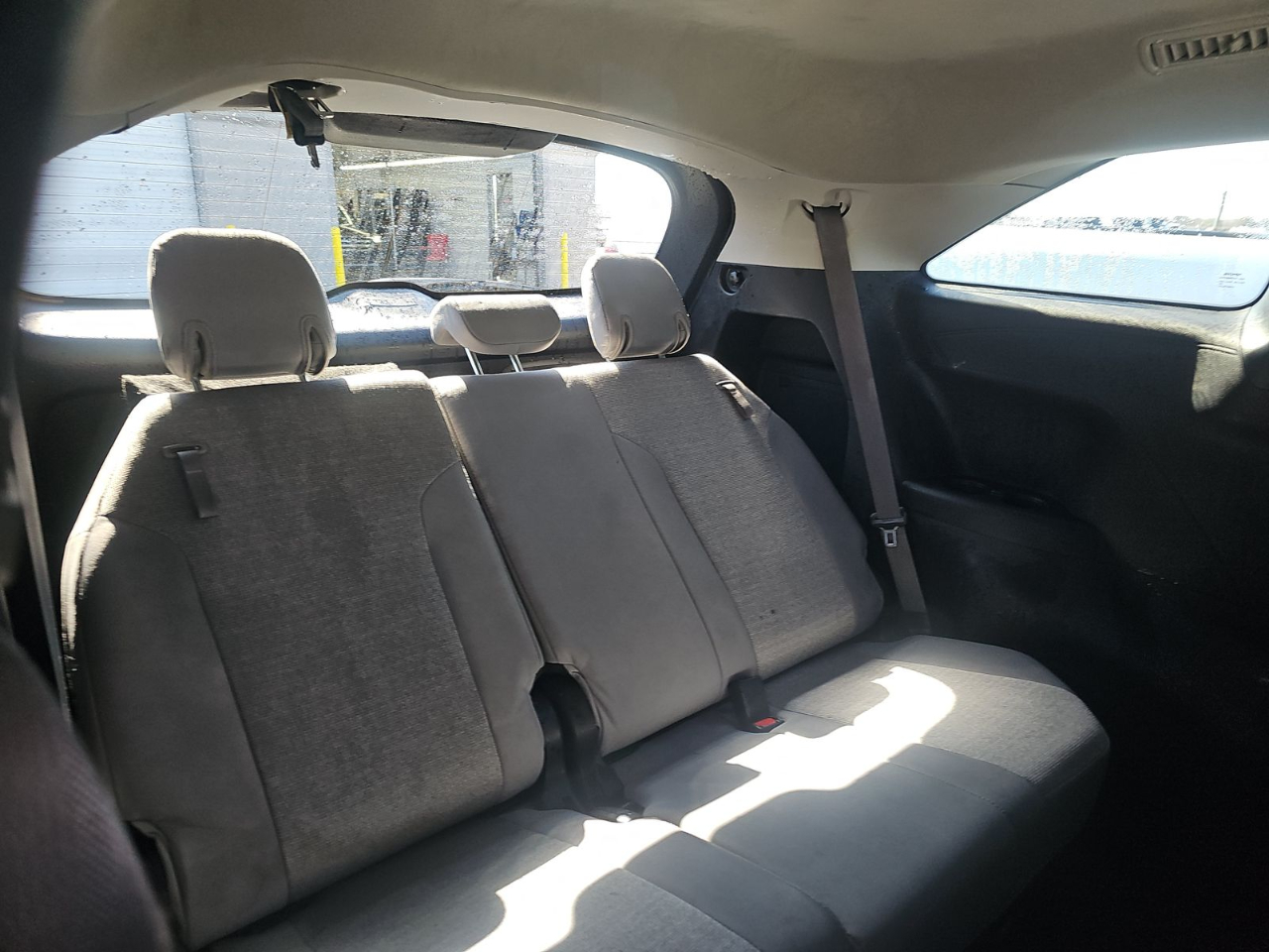 Toyota Sienna LE FWD 8-Passenger (Natl) 2025