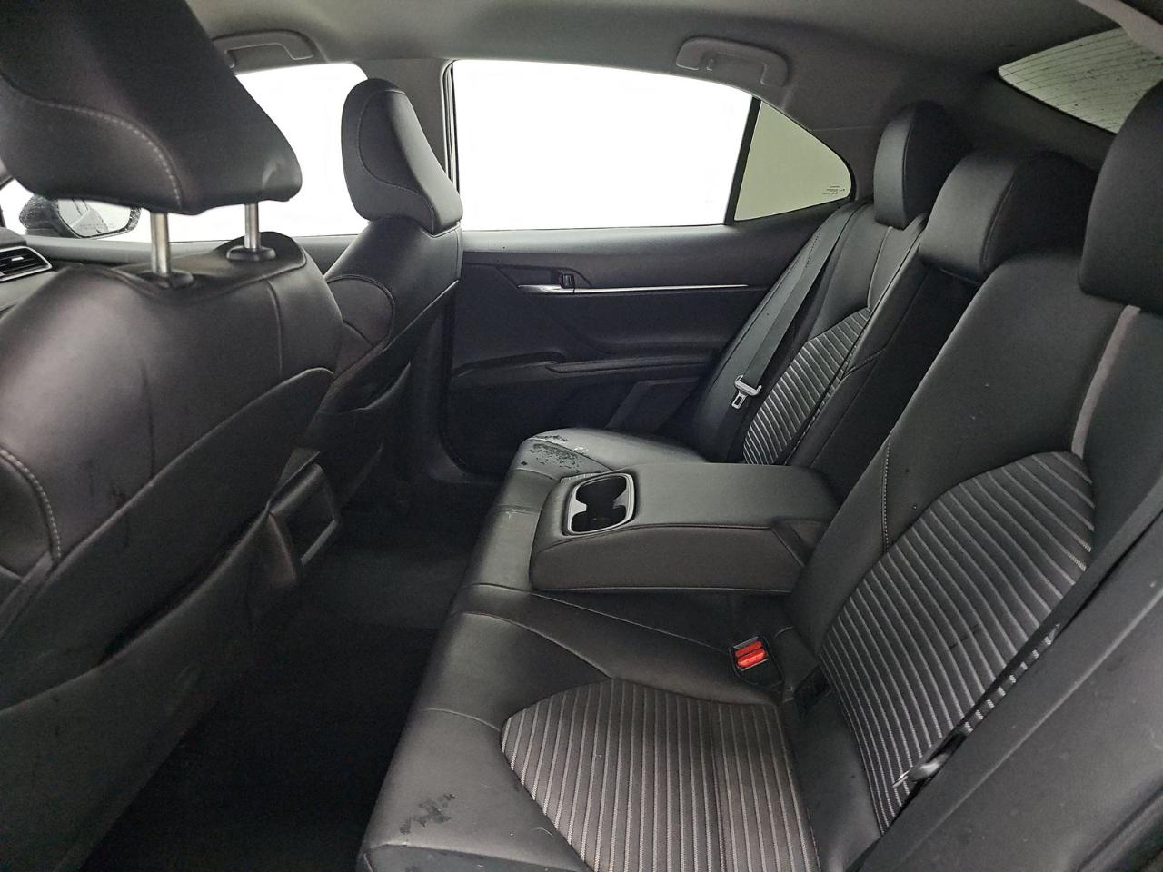 Toyota Camry Hybrid SE Nightshade CVT (Natl) 2023