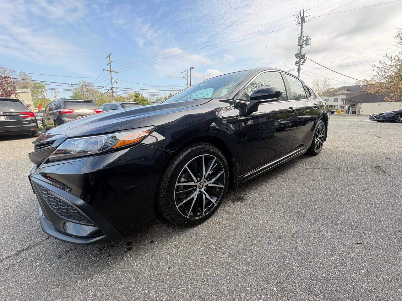 Toyota Camry SE 2023