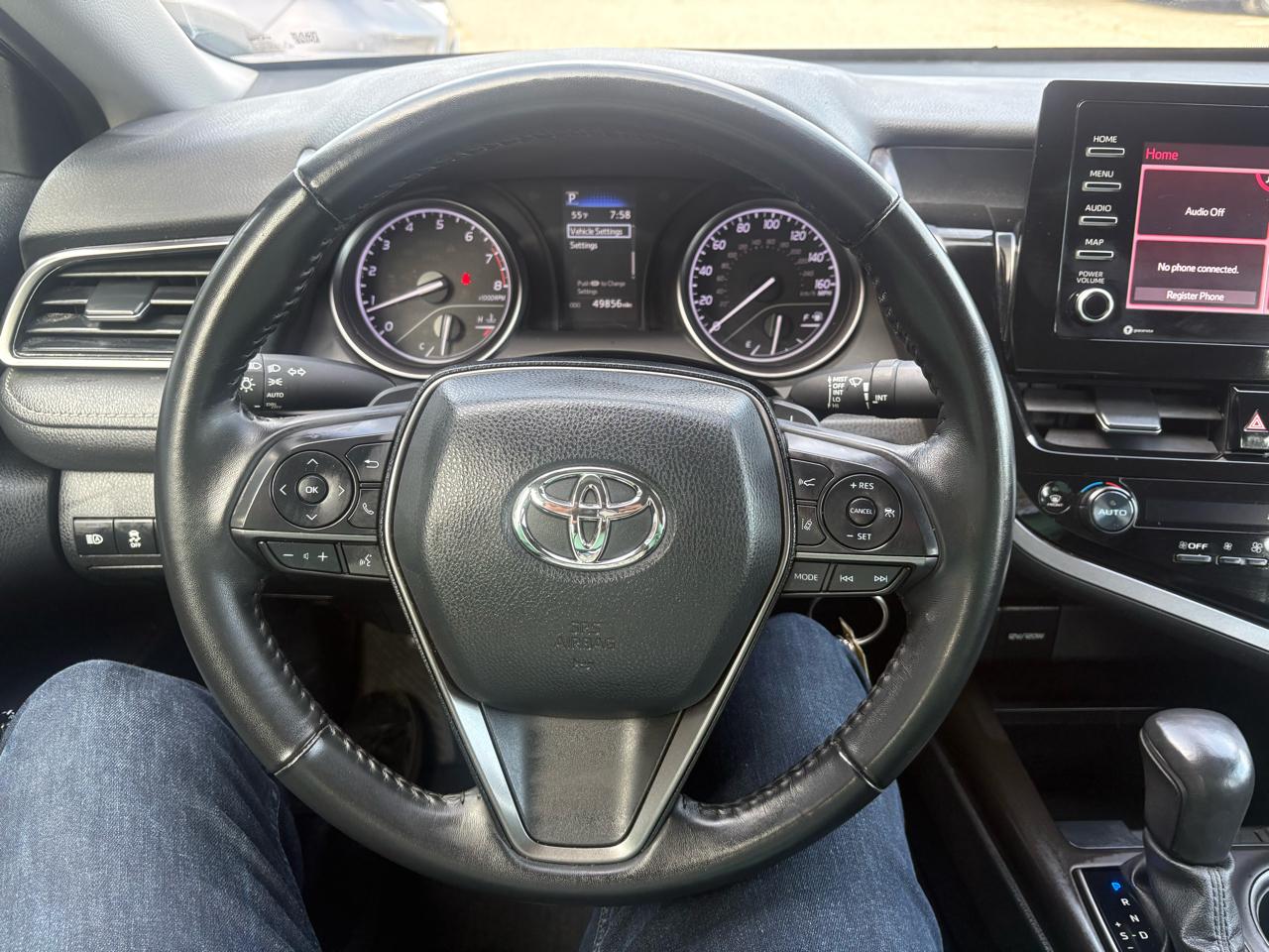 Toyota Camry SE 2023