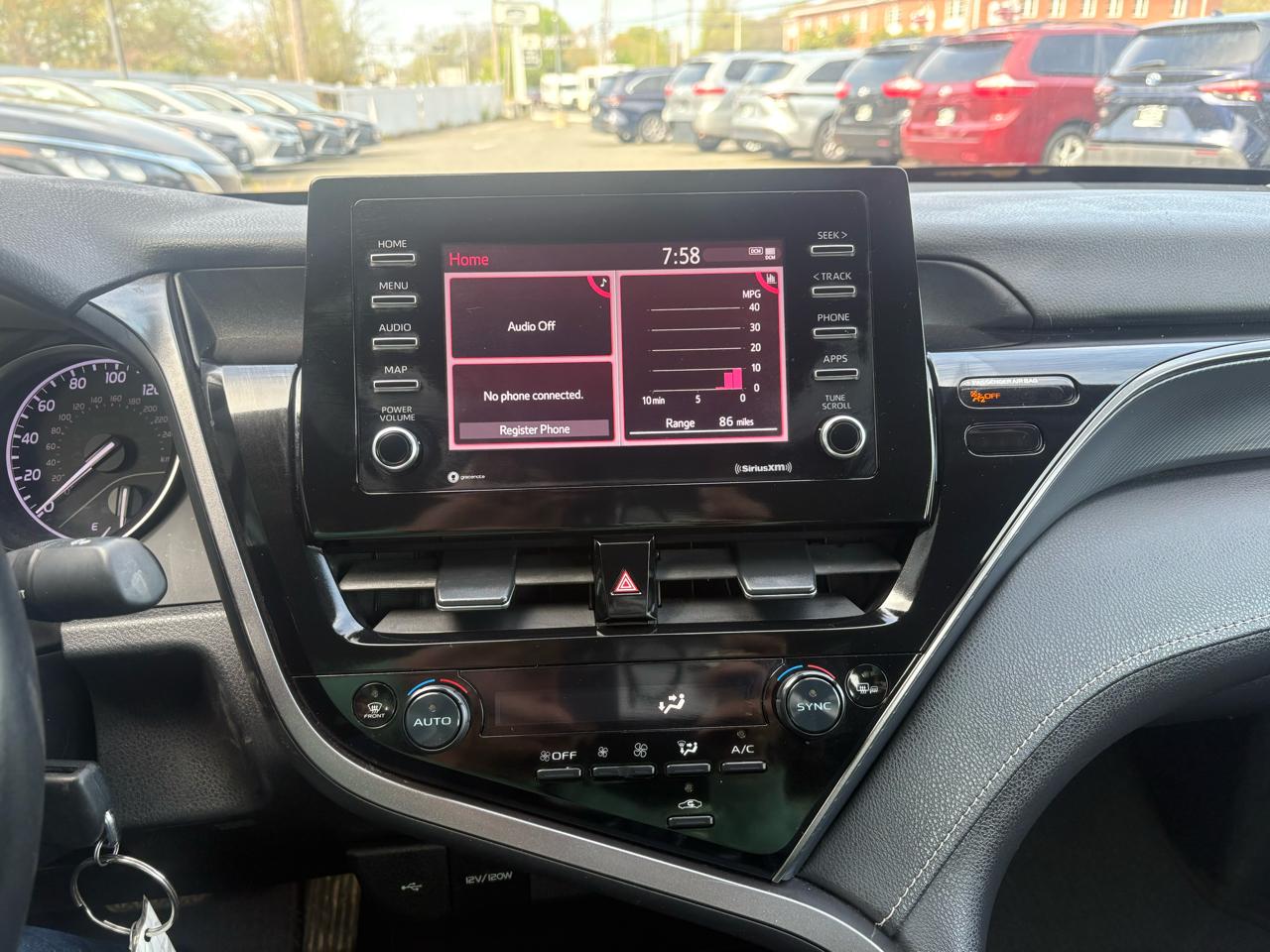 Toyota Camry SE 2023