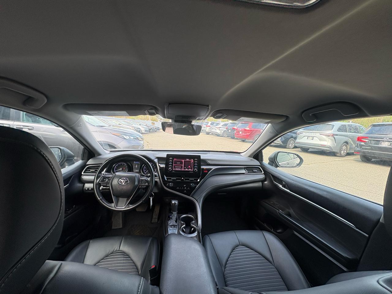 Toyota Camry SE 2023