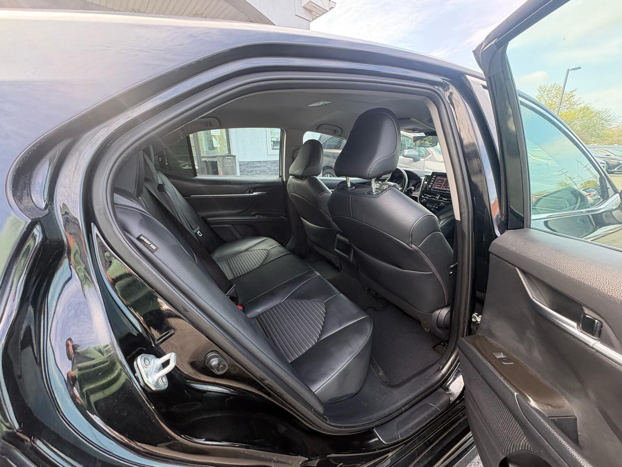 Toyota Camry SE 2023