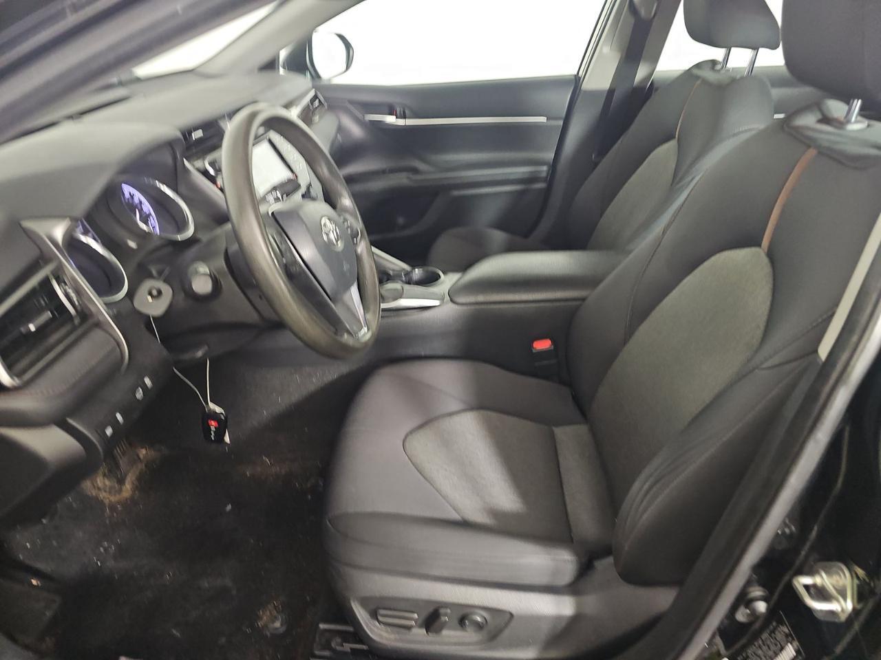 Toyota Camry LE Auto (Natl) 2020