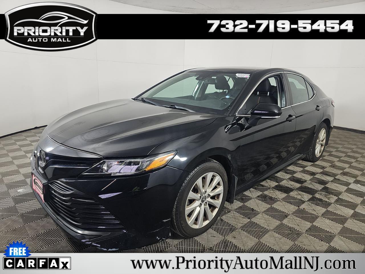 Toyota Camry LE Auto (Natl) 2020