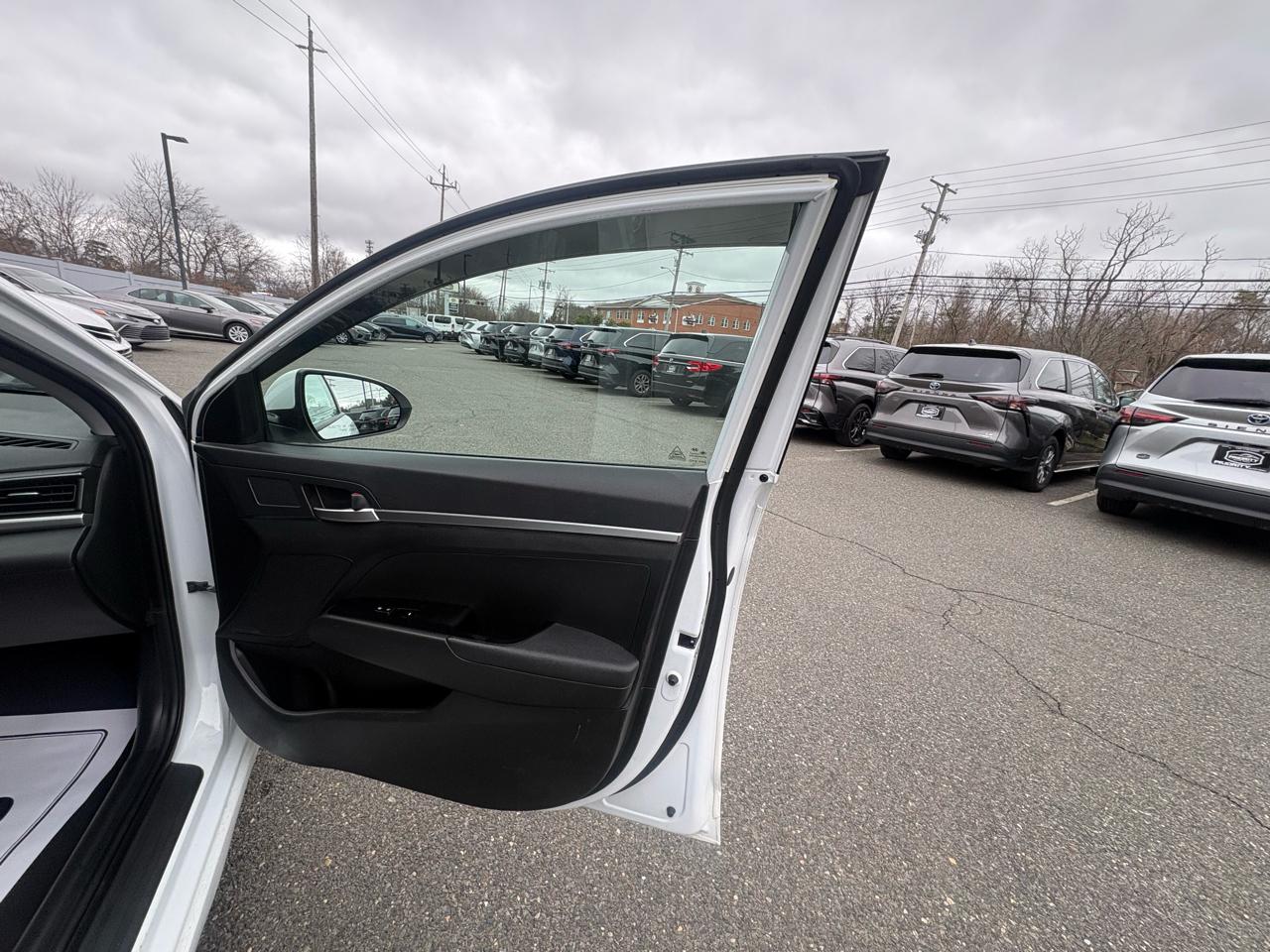 Hyundai Elantra SE Auto 2020