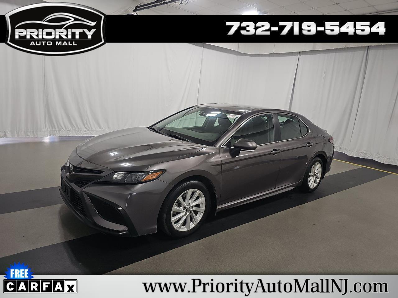 Toyota Camry Hybrid SE Nightshade CVT (Natl) 2023