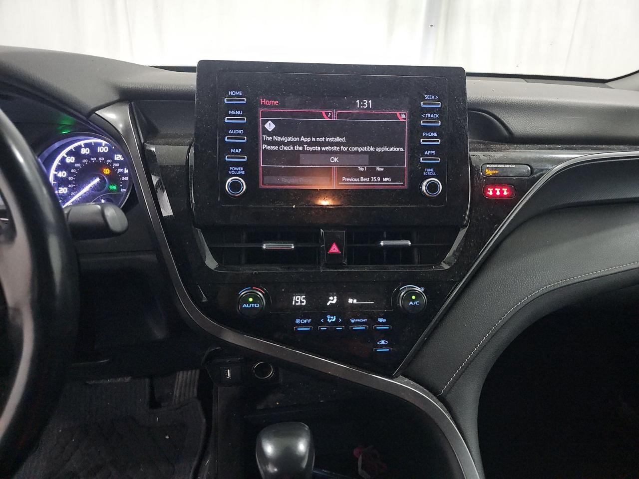 Toyota Camry Hybrid SE Nightshade CVT (Natl) 2023