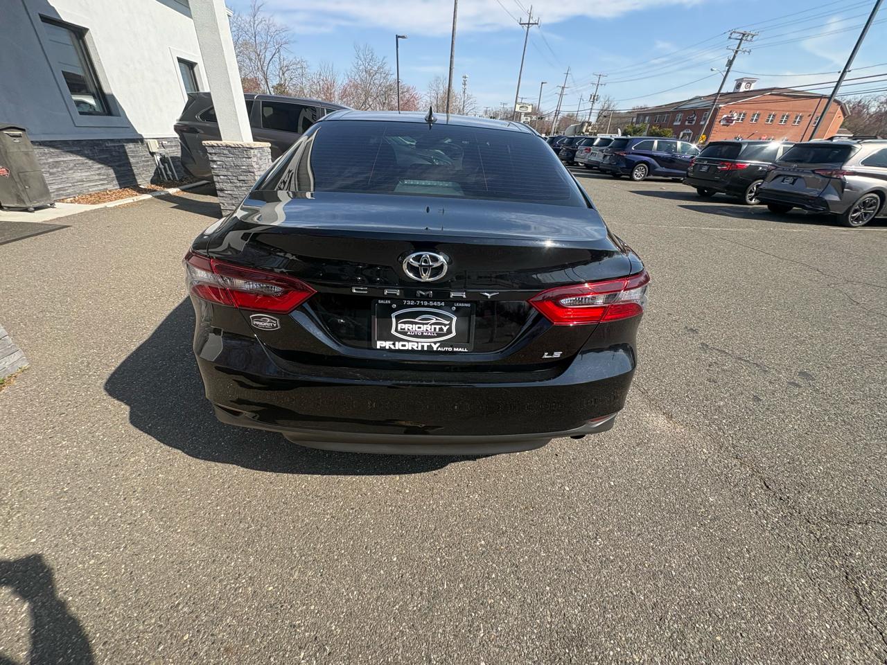 Toyota Camry LE Auto (Natl) 2024