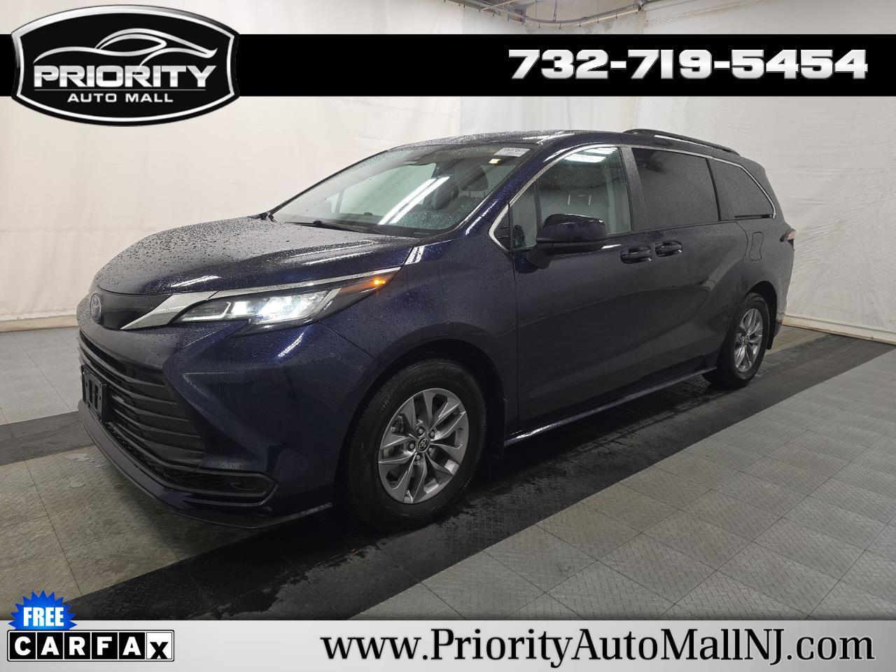 Toyota Sienna LE AWD 8-Passenger (Natl) 2023