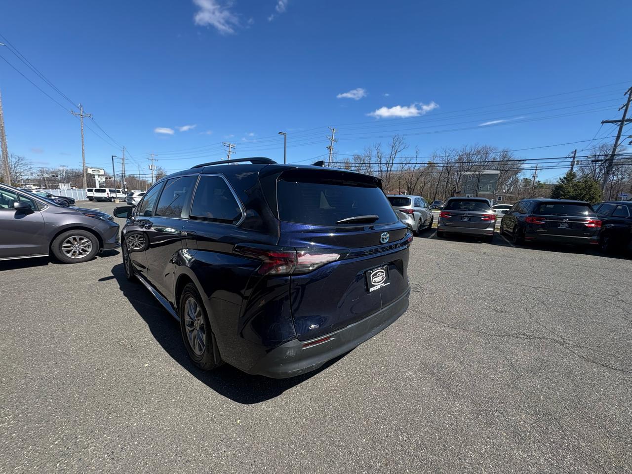 Toyota Sienna LE AWD 8-Passenger (Natl) 2023