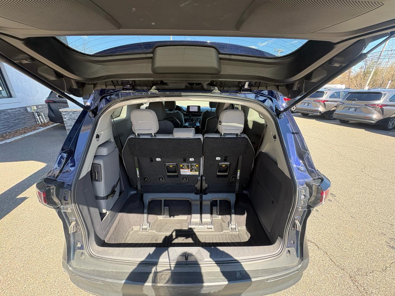 Toyota Sienna LE AWD 8-Passenger (Natl) 2023