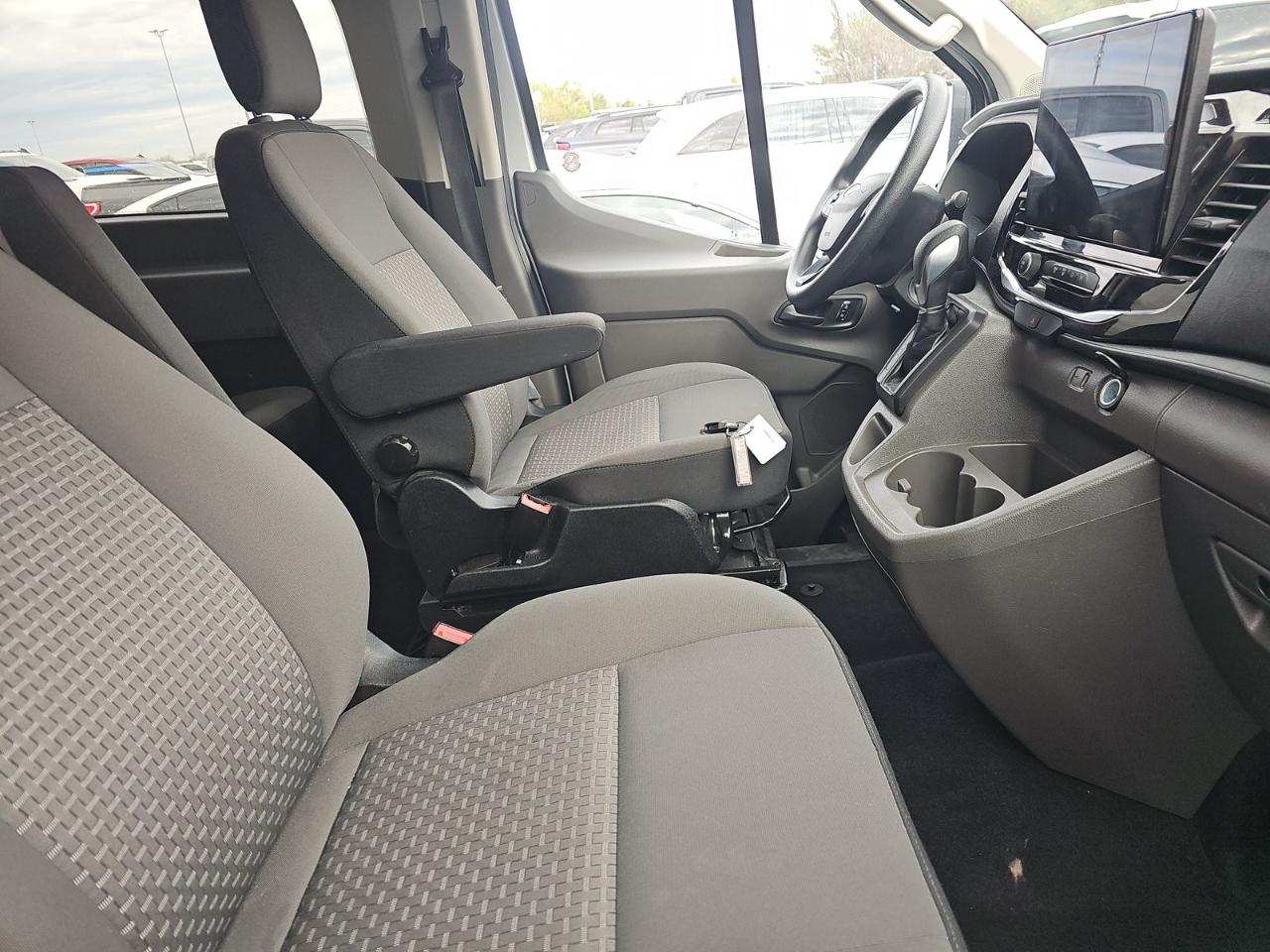 Ford Transit Passenger Wagon T-350 148" Low Roof XLT RWD 2024