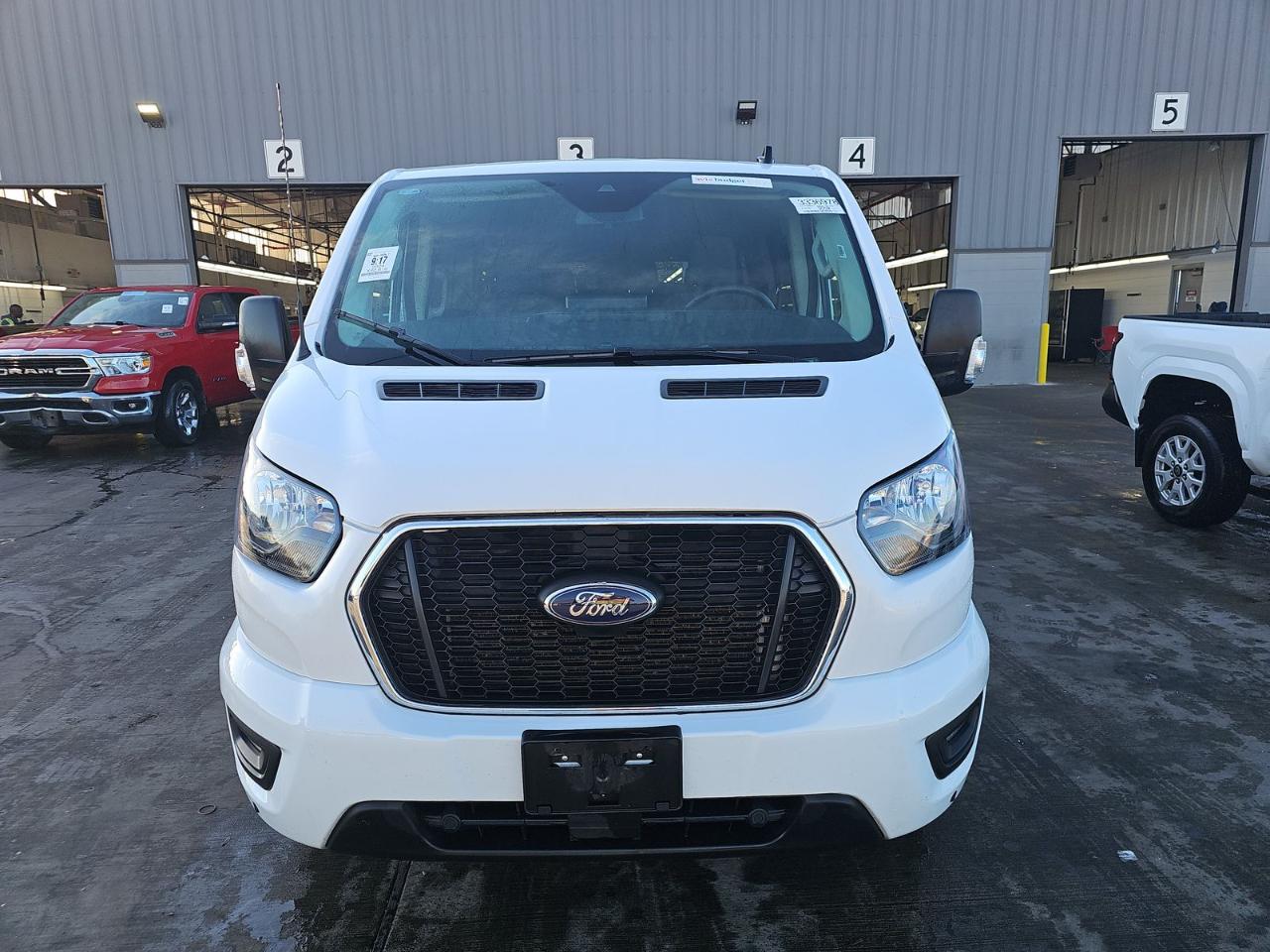 Ford Transit Passenger Wagon T-350 148" Low Roof XLT RWD 2024