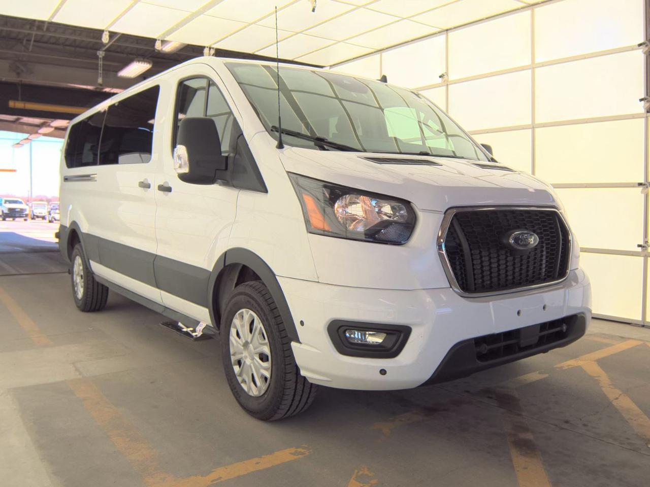 Ford Transit Passenger Wagon T-350 148" Low Roof XLT RWD 2024