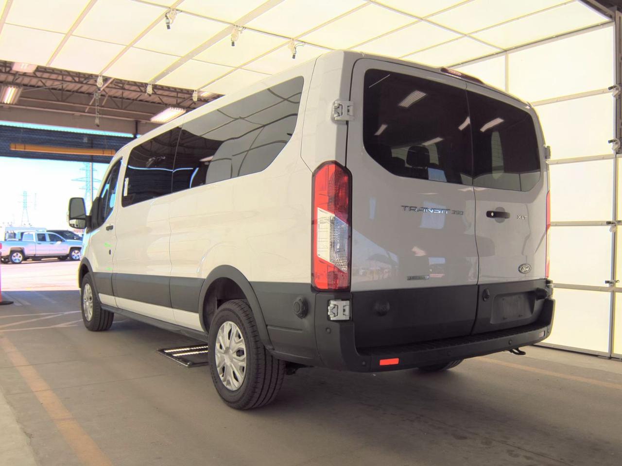 Ford Transit Passenger Wagon T-350 148" Low Roof XLT RWD 2024