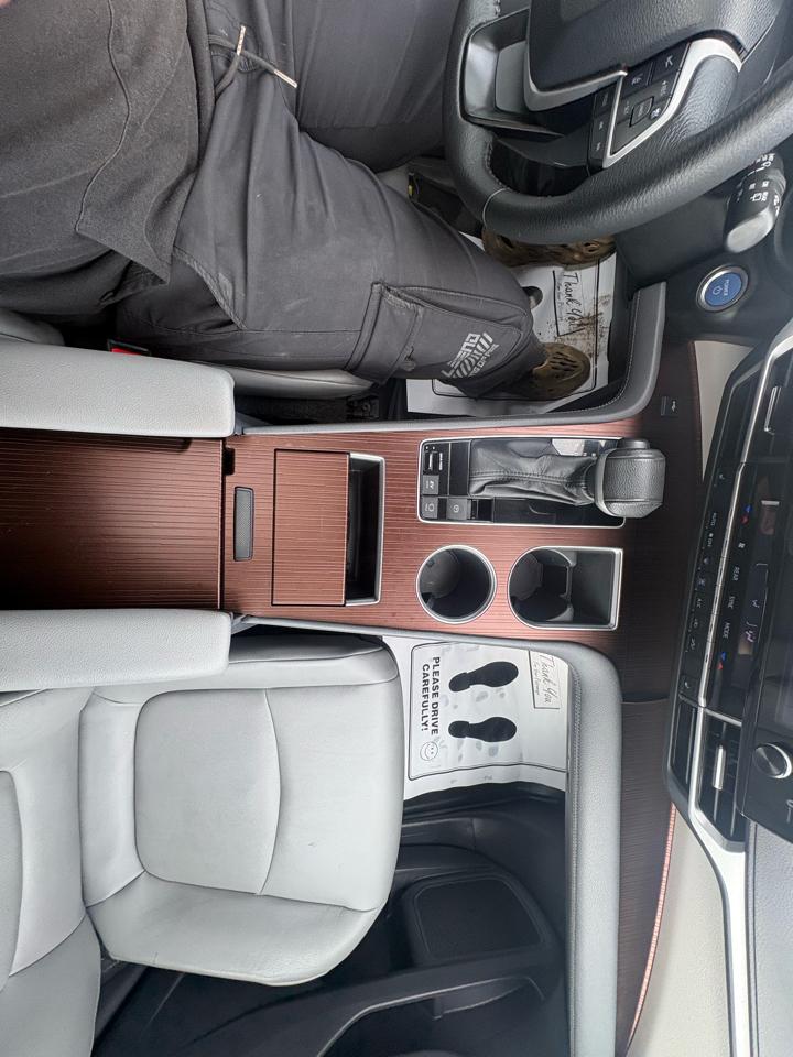 Toyota Sienna XLE FWD 7-Passenger (Natl) 2022