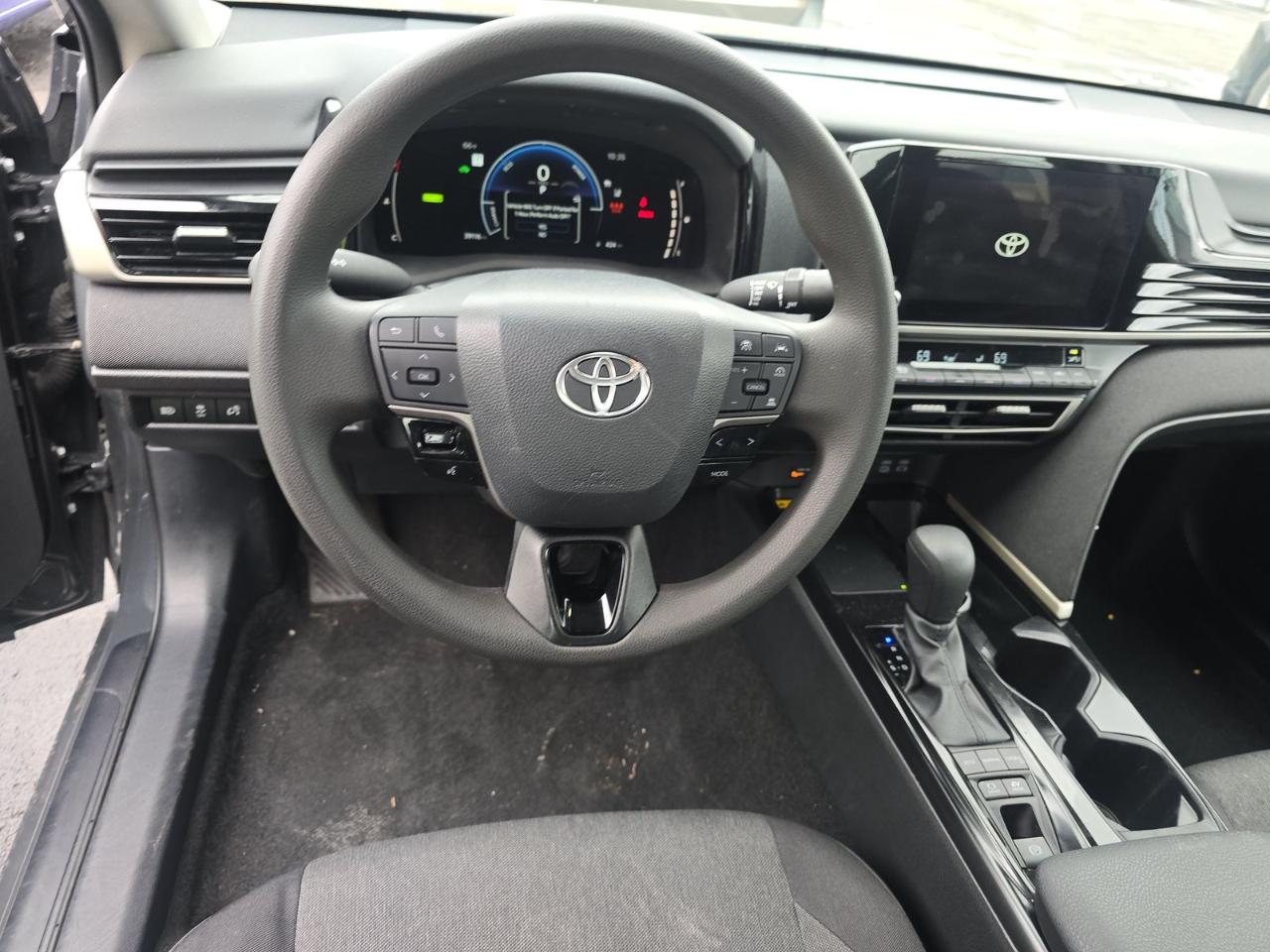 Toyota Camry LE 2025