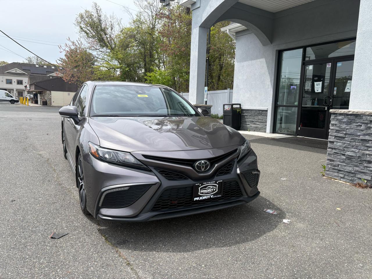 Toyota Camry SE 2023