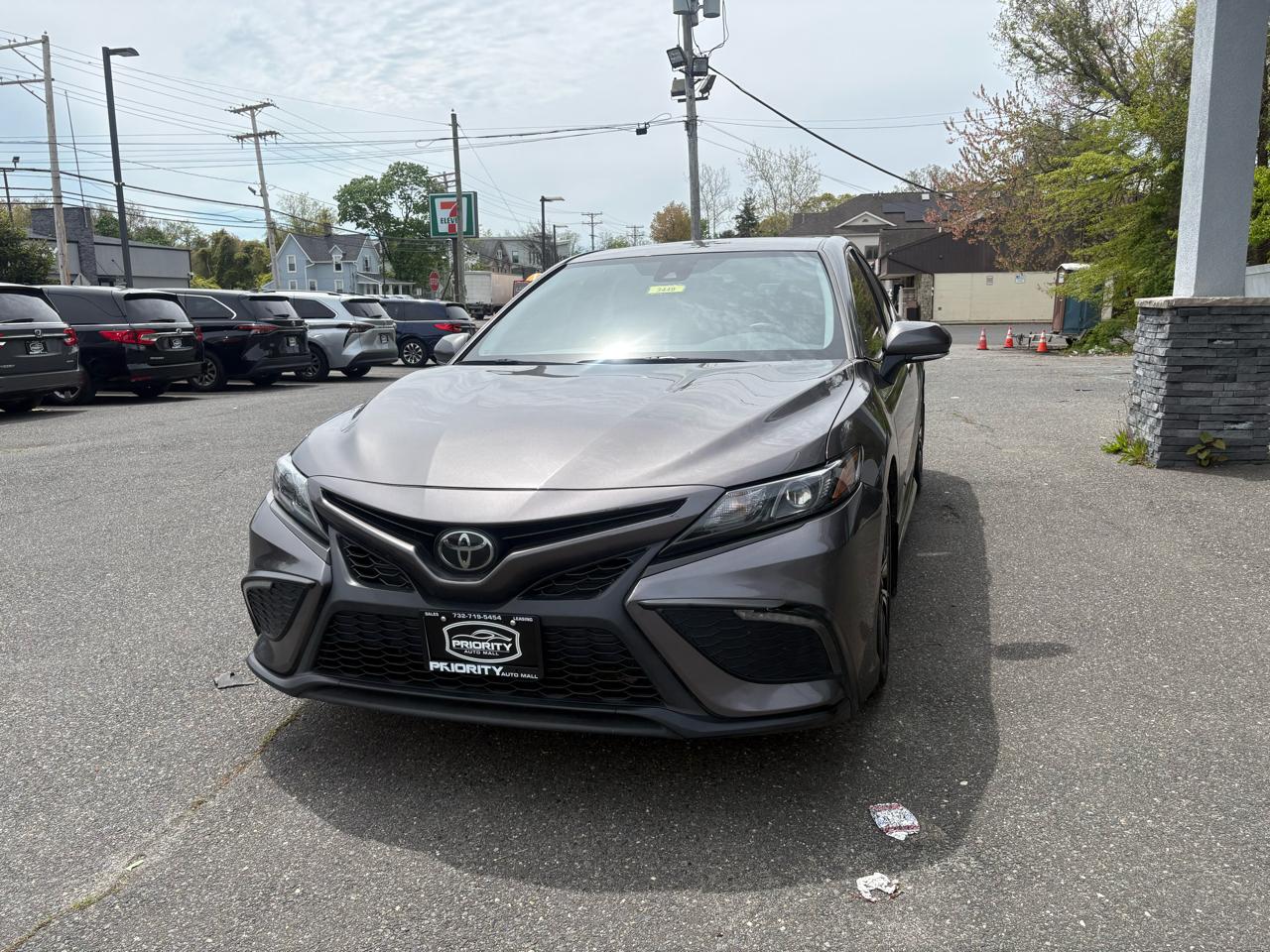 Toyota Camry SE 2023