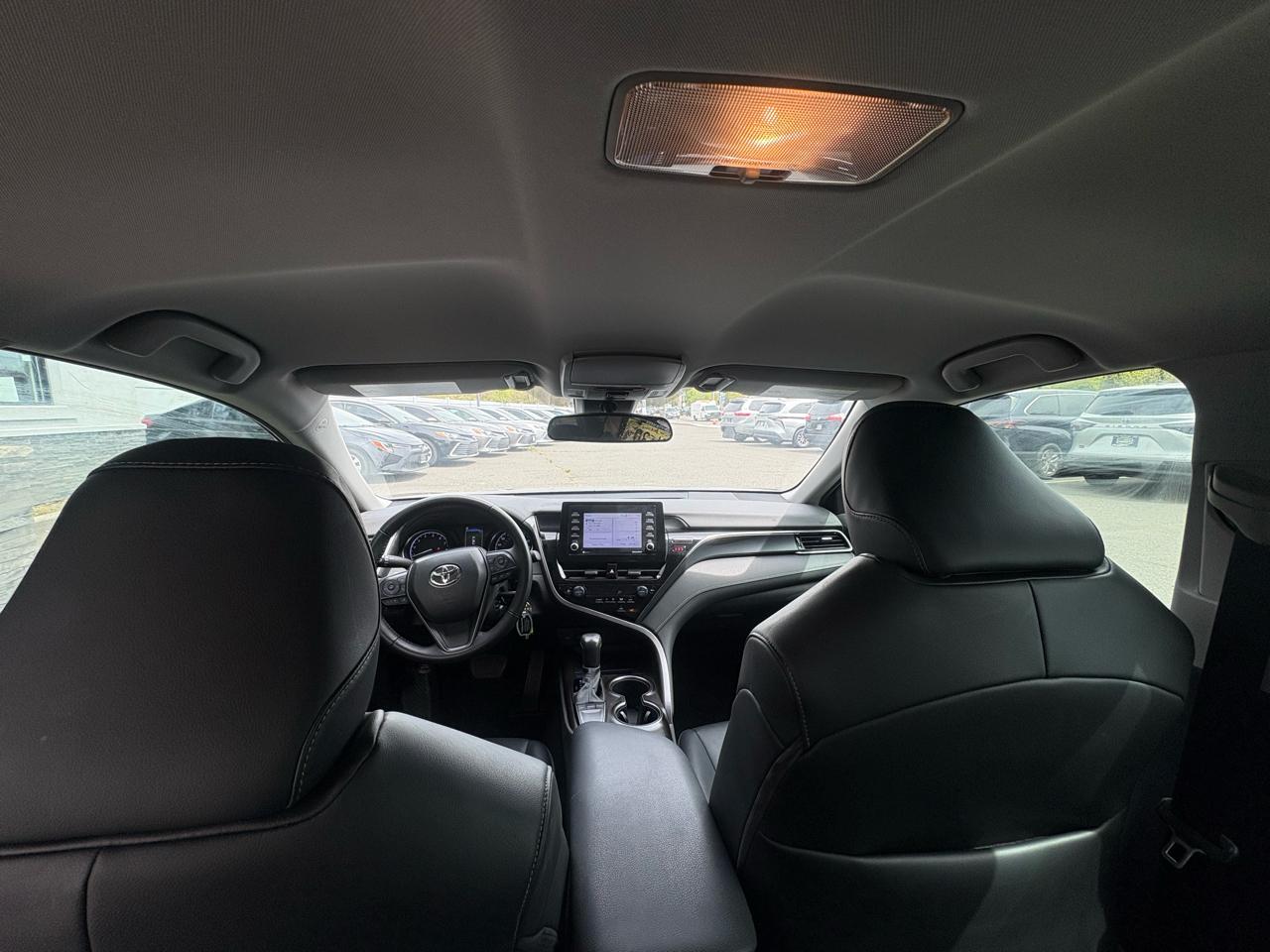 Toyota Camry SE 2023