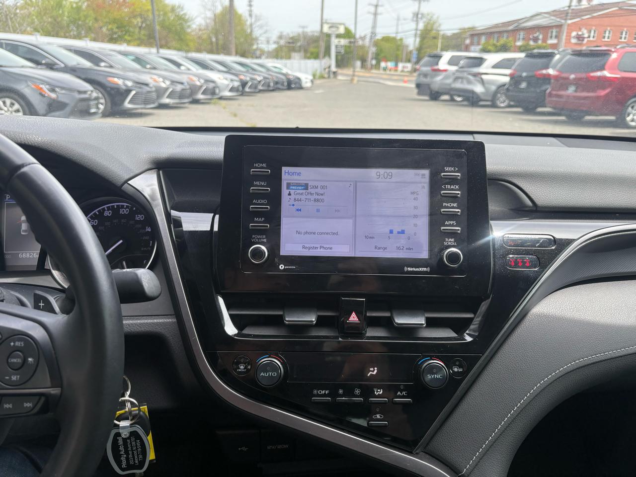 Toyota Camry SE 2023