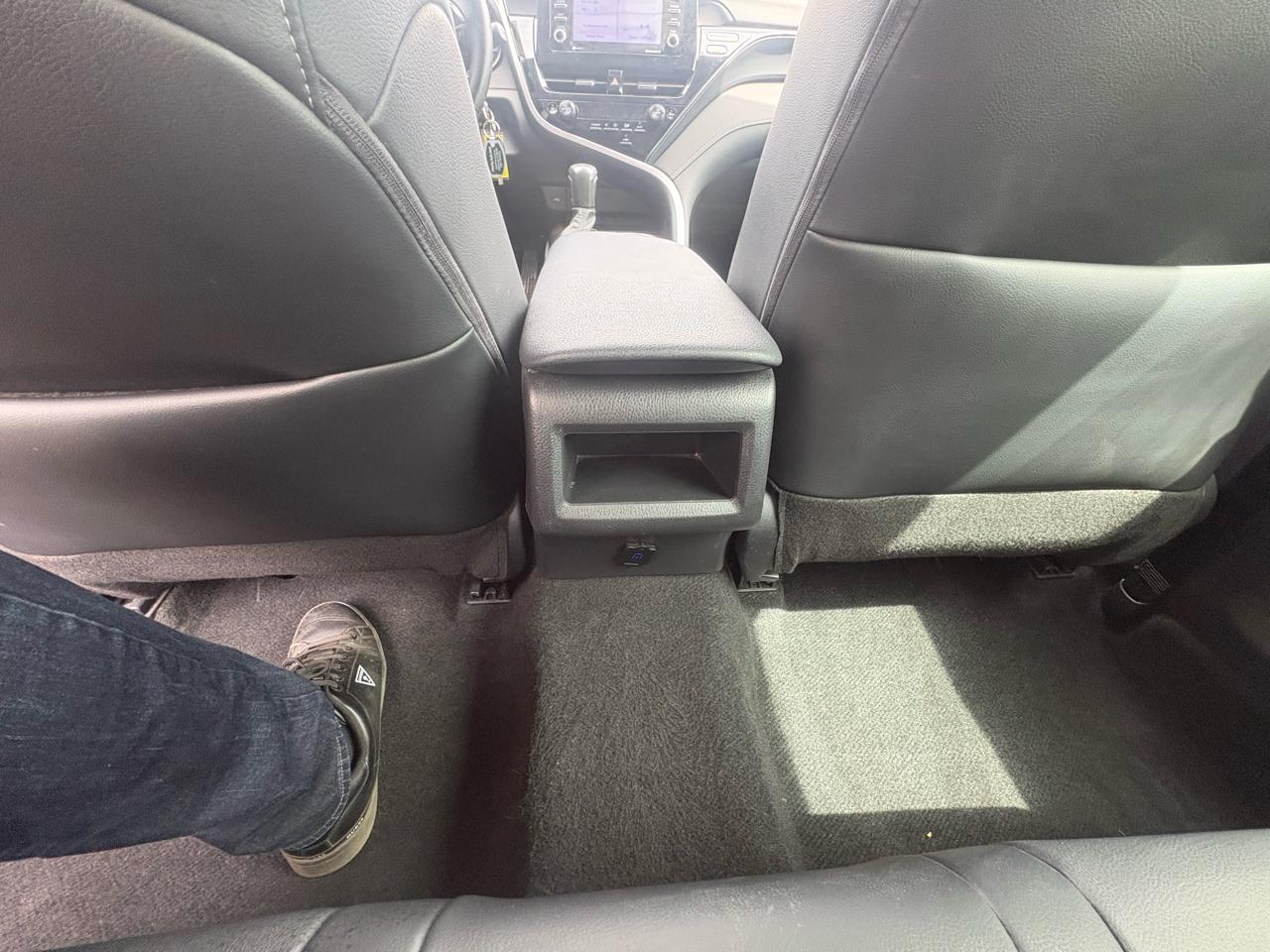 Toyota Camry SE 2023