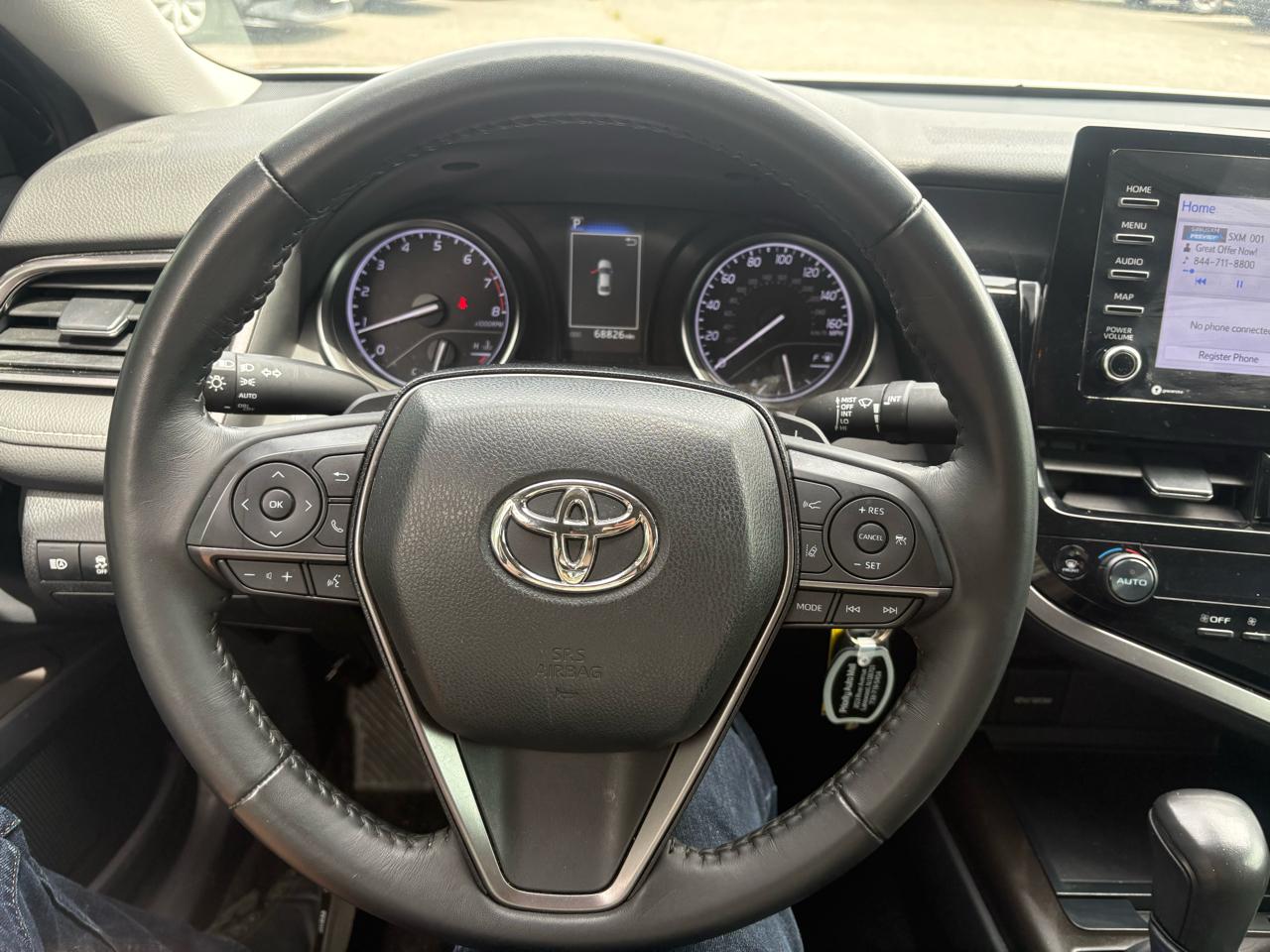 Toyota Camry SE 2023