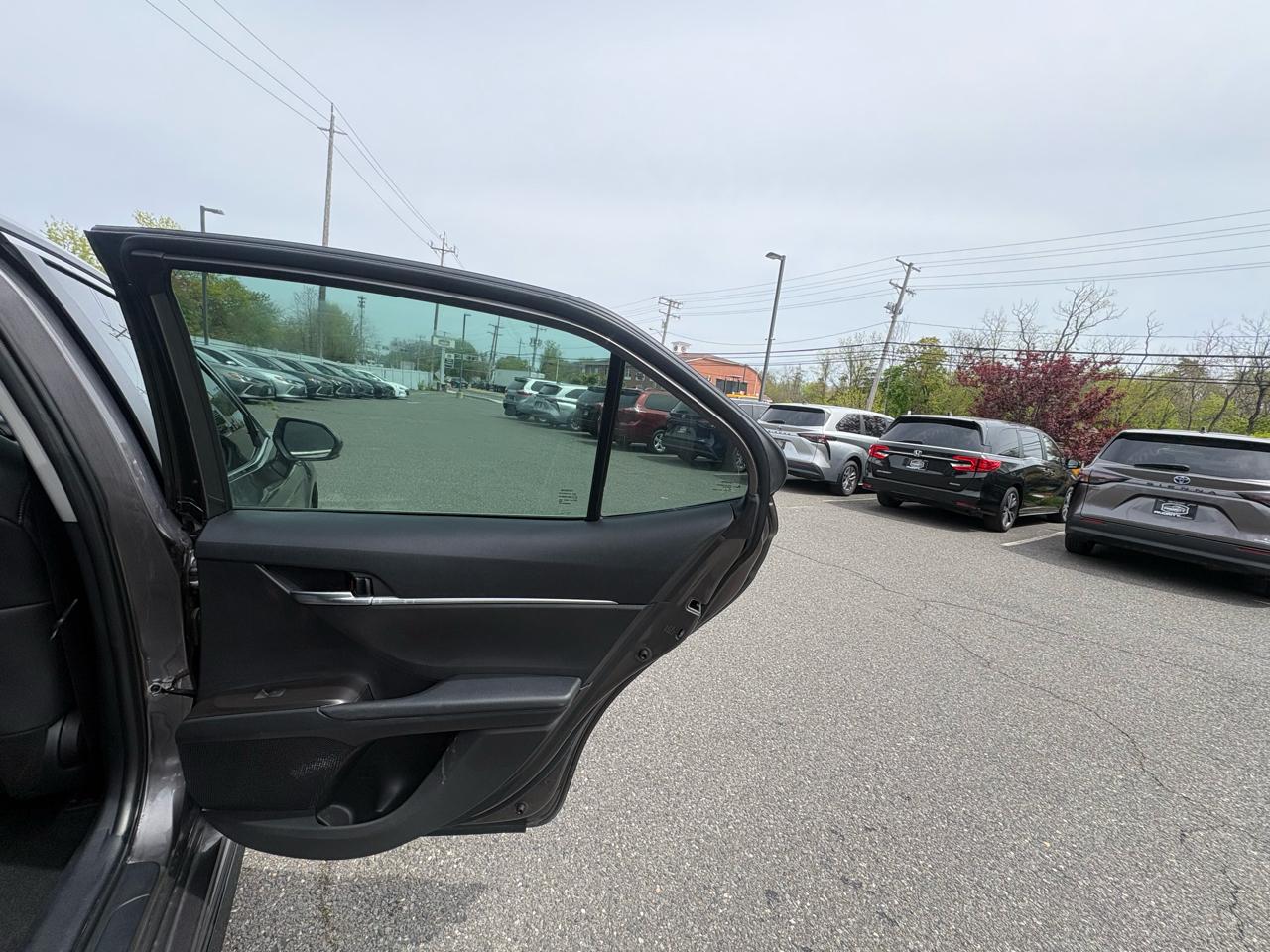 Toyota Camry SE 2023