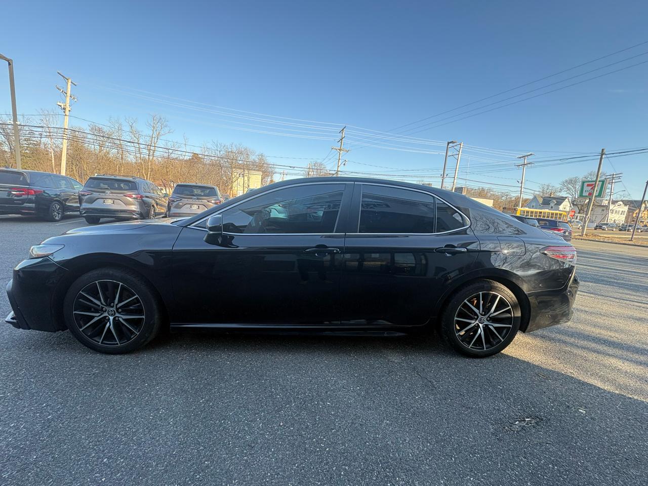 Toyota Camry SE Auto AWD (Natl) 2021