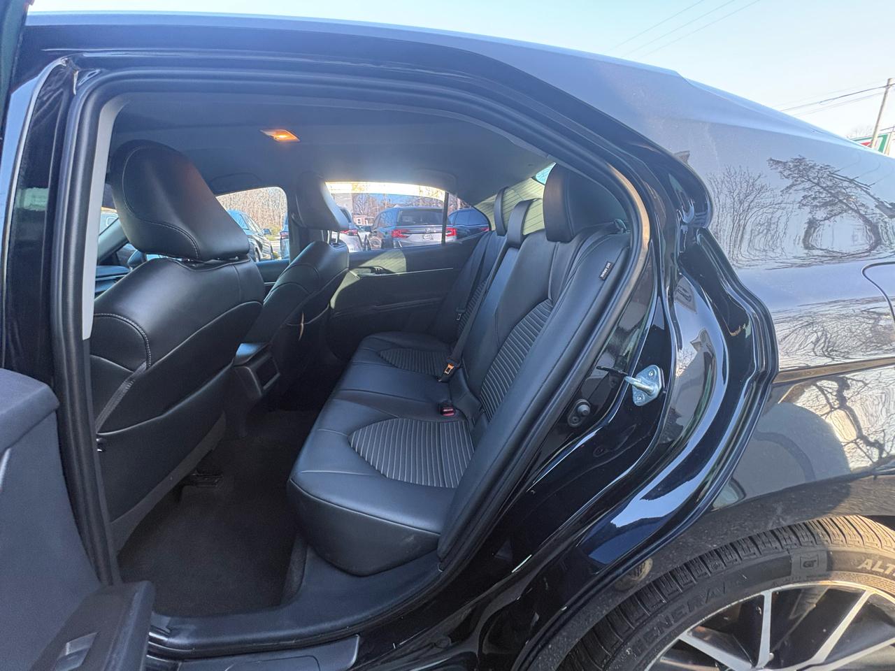 Toyota Camry SE Auto AWD (Natl) 2021