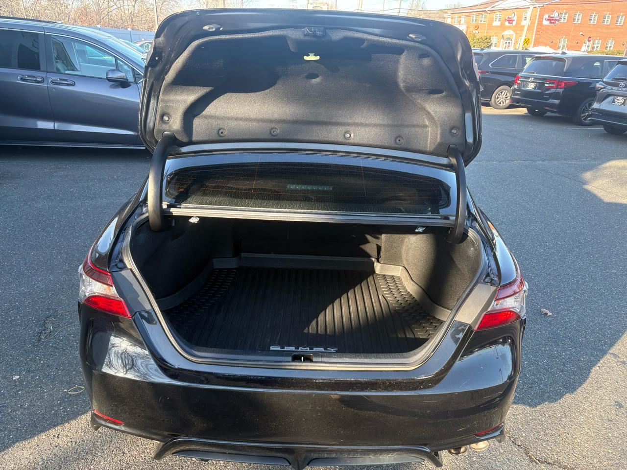 Toyota Camry SE Auto AWD (Natl) 2021