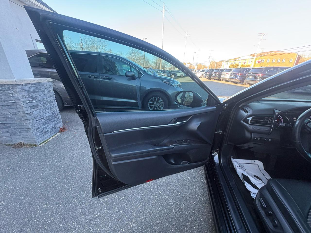 Toyota Camry SE Auto AWD (Natl) 2021