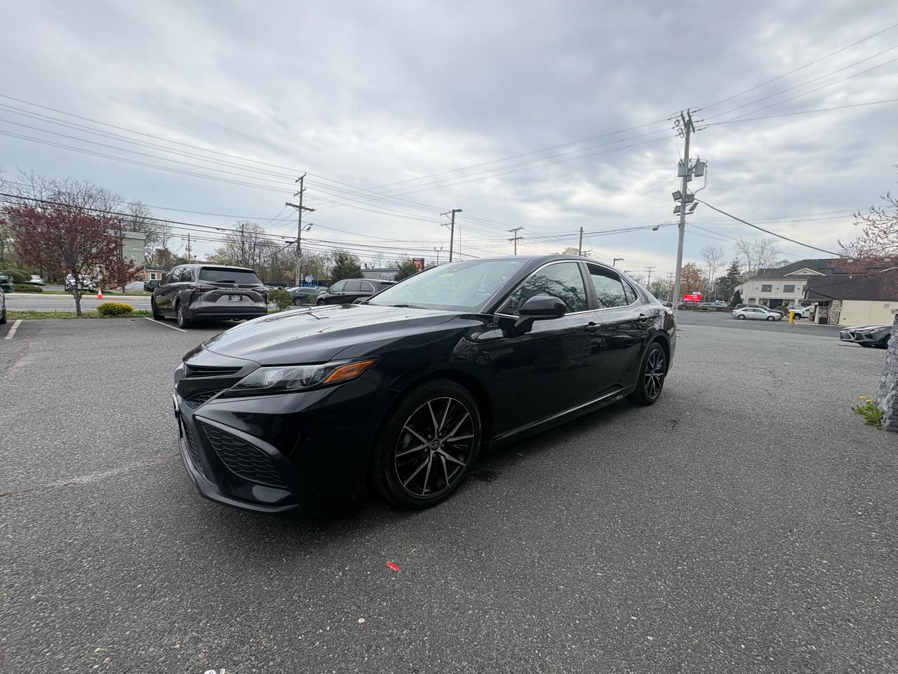 Toyota Camry SE Auto (Natl) 2021