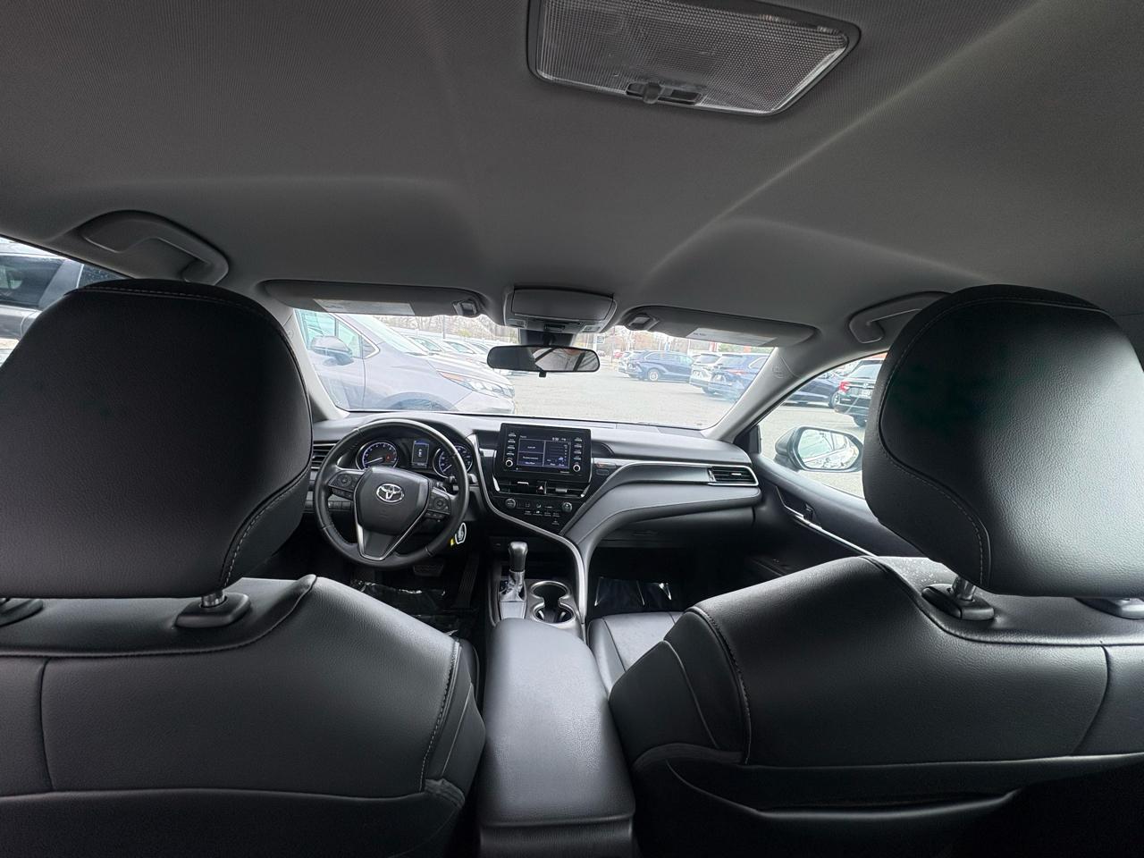 Toyota Camry SE Auto (Natl) 2021