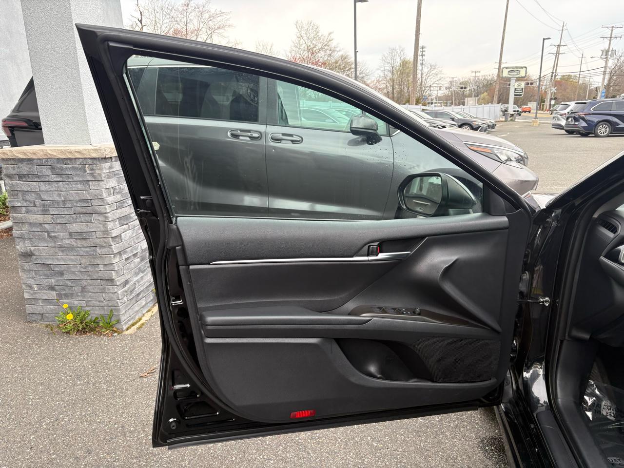 Toyota Camry SE Auto (Natl) 2021