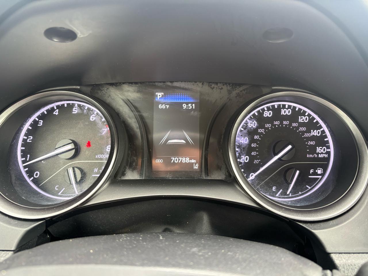 Toyota Camry SE Auto (Natl) 2021