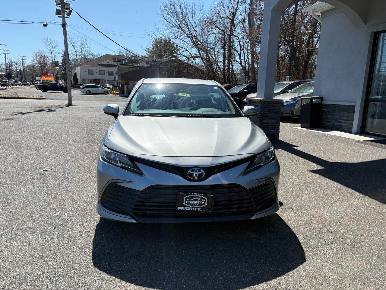 Toyota Camry LE Auto (Natl) 2022