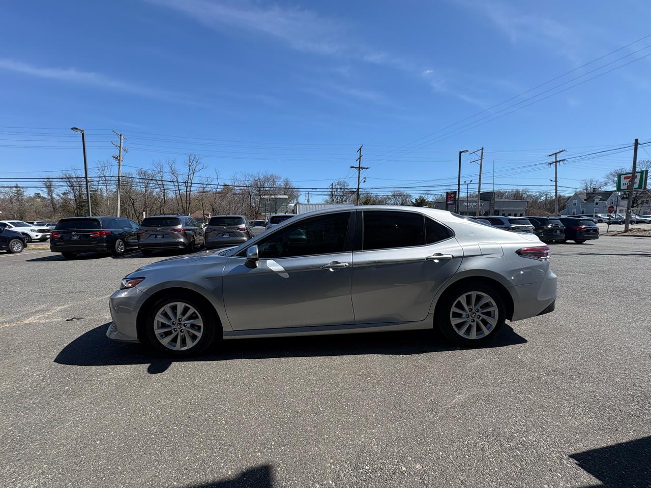 Toyota Camry LE Auto (Natl) 2022