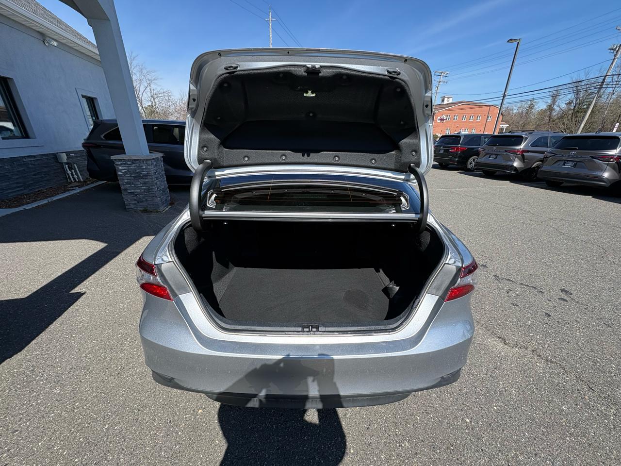 Toyota Camry LE Auto (Natl) 2022