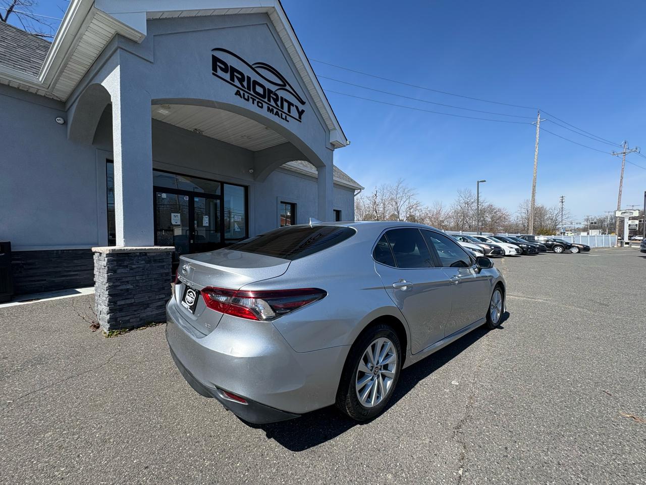 Toyota Camry LE Auto (Natl) 2022