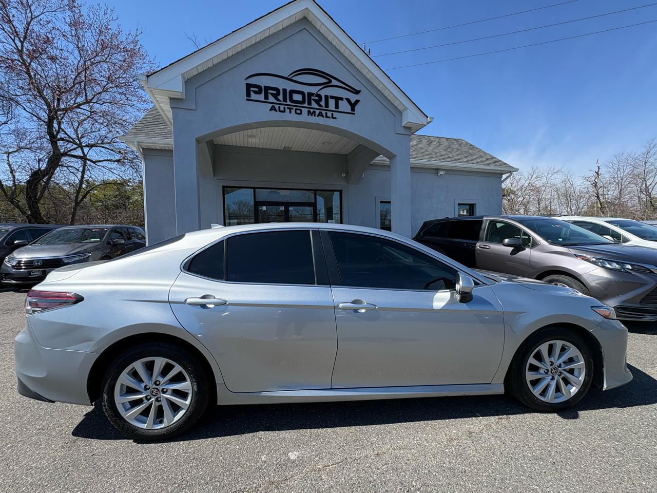 Toyota Camry LE Auto (Natl) 2022