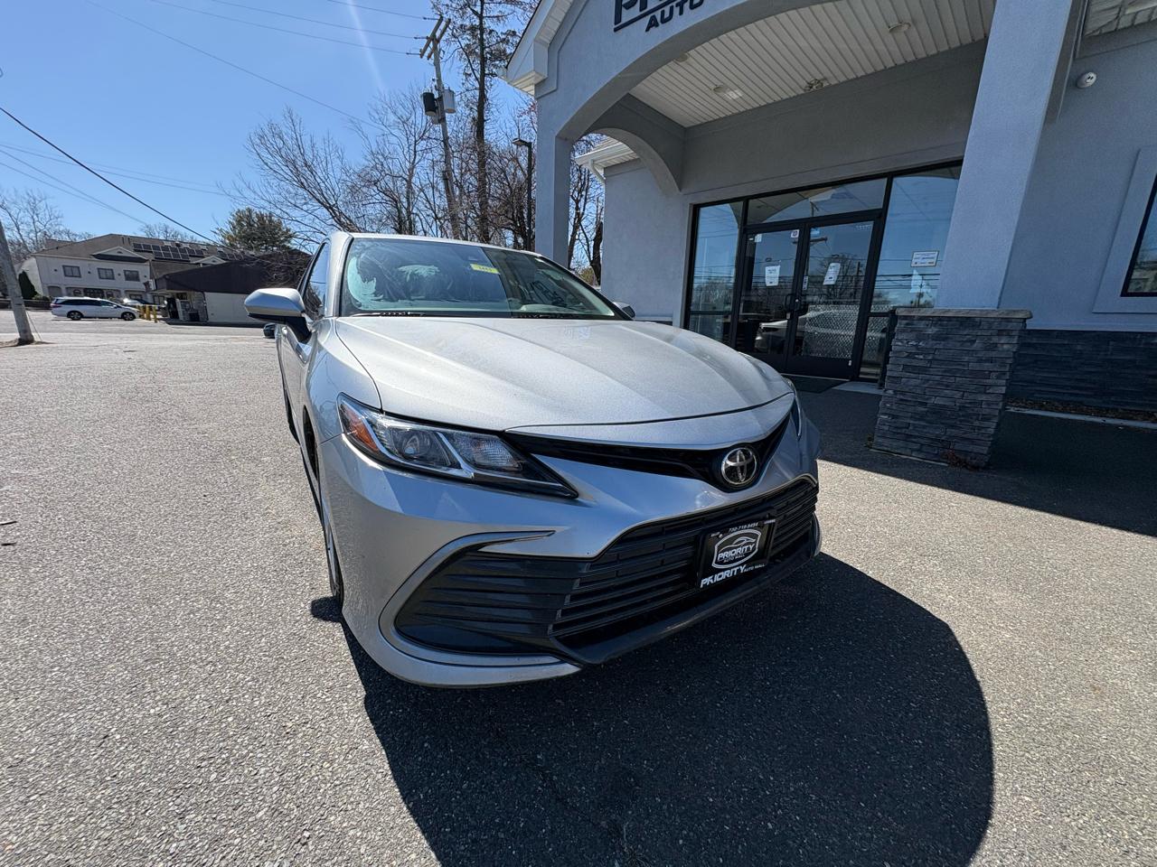 Toyota Camry LE Auto (Natl) 2022