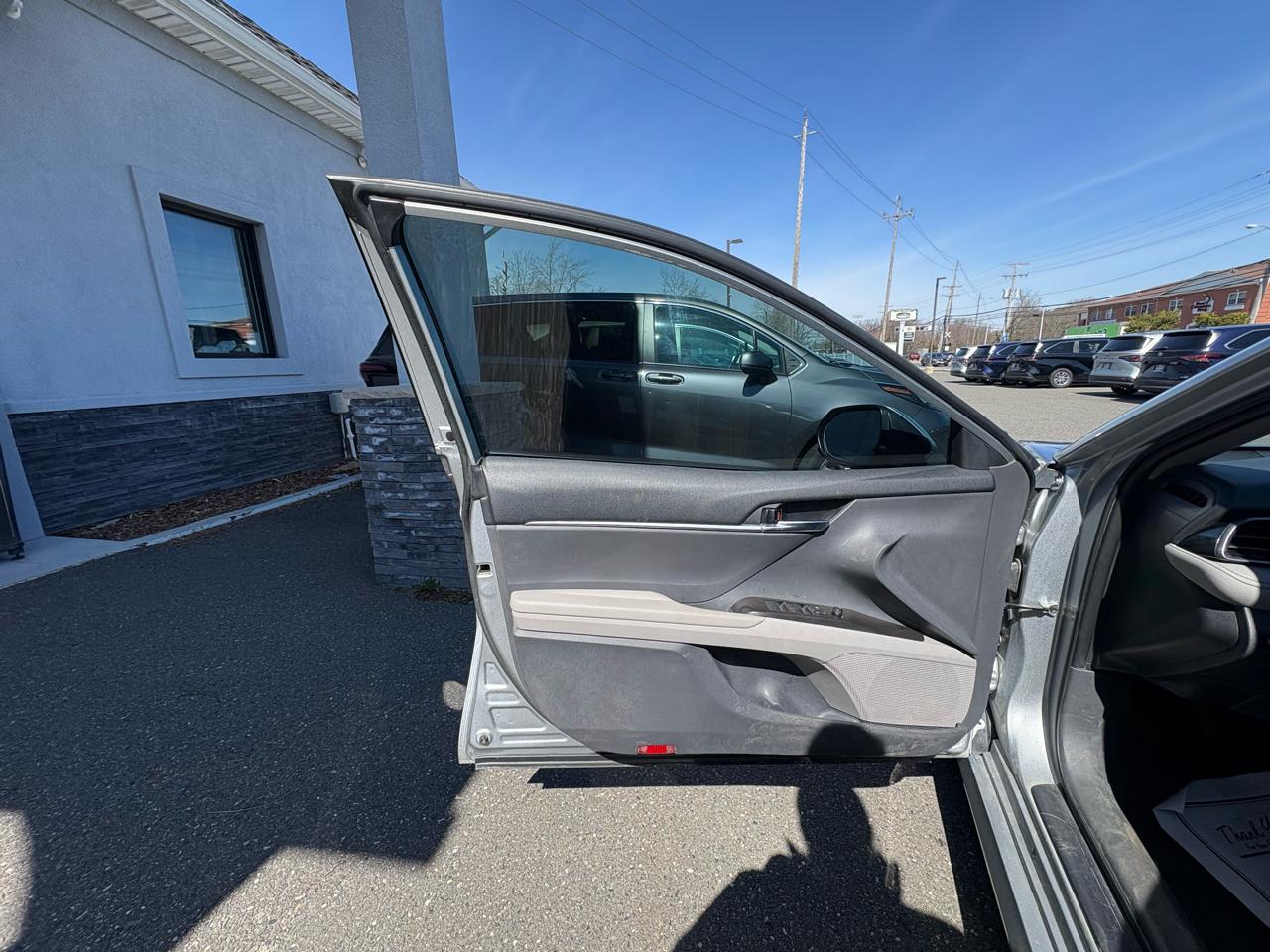 Toyota Camry LE Auto (Natl) 2022