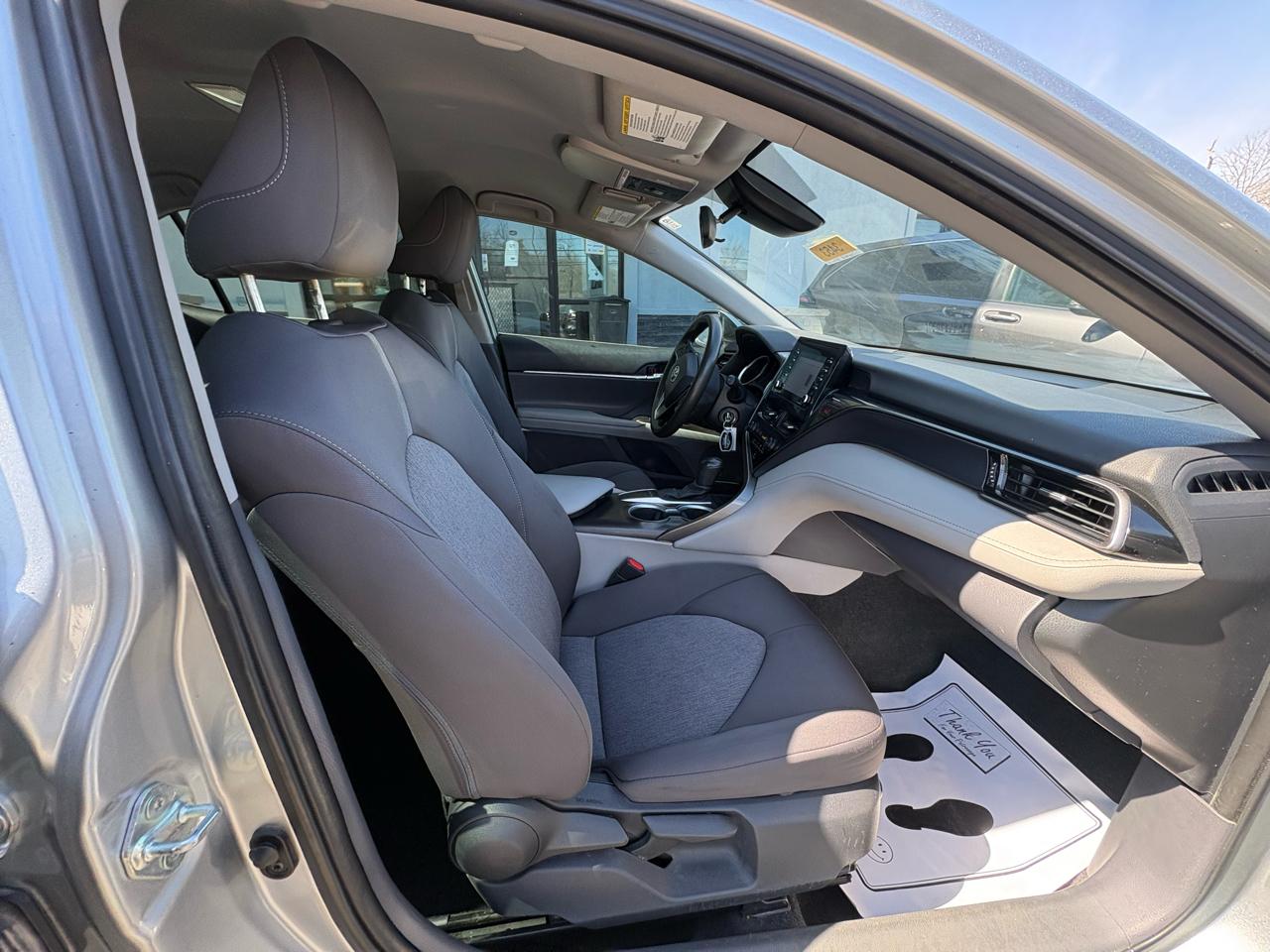 Toyota Camry LE Auto (Natl) 2022