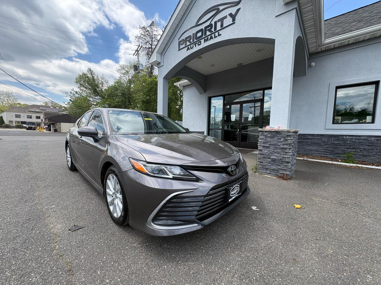 Toyota Camry LE Auto (Natl) 2023