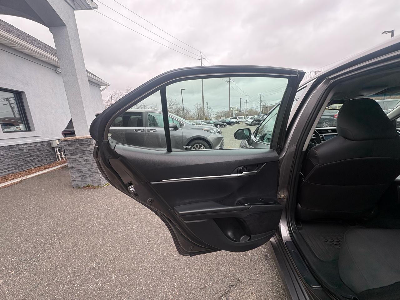 Toyota Camry XLE Auto (Natl) 2018