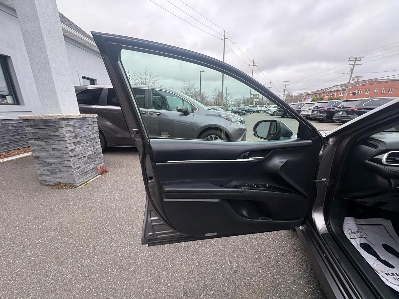 Toyota Camry XLE Auto (Natl) 2018